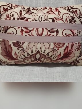 Beautiful Throw Pillow Approx 16 In Length. This Pillow Has Been Sanitized.